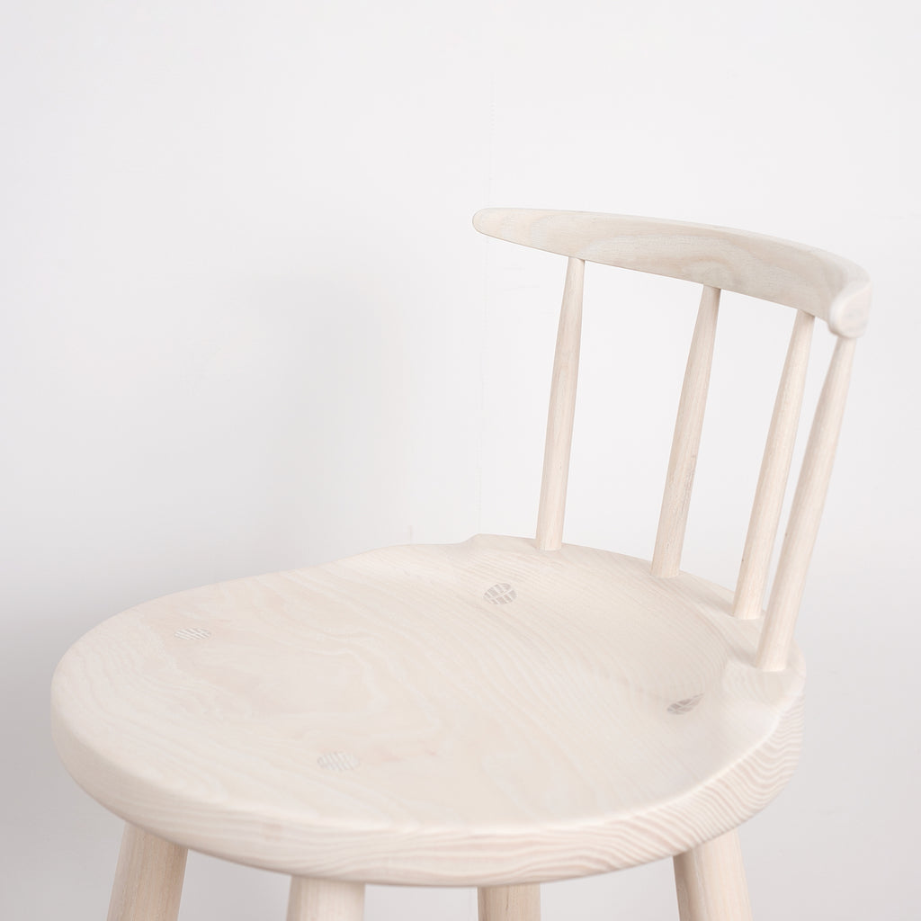 GHOST STOOL