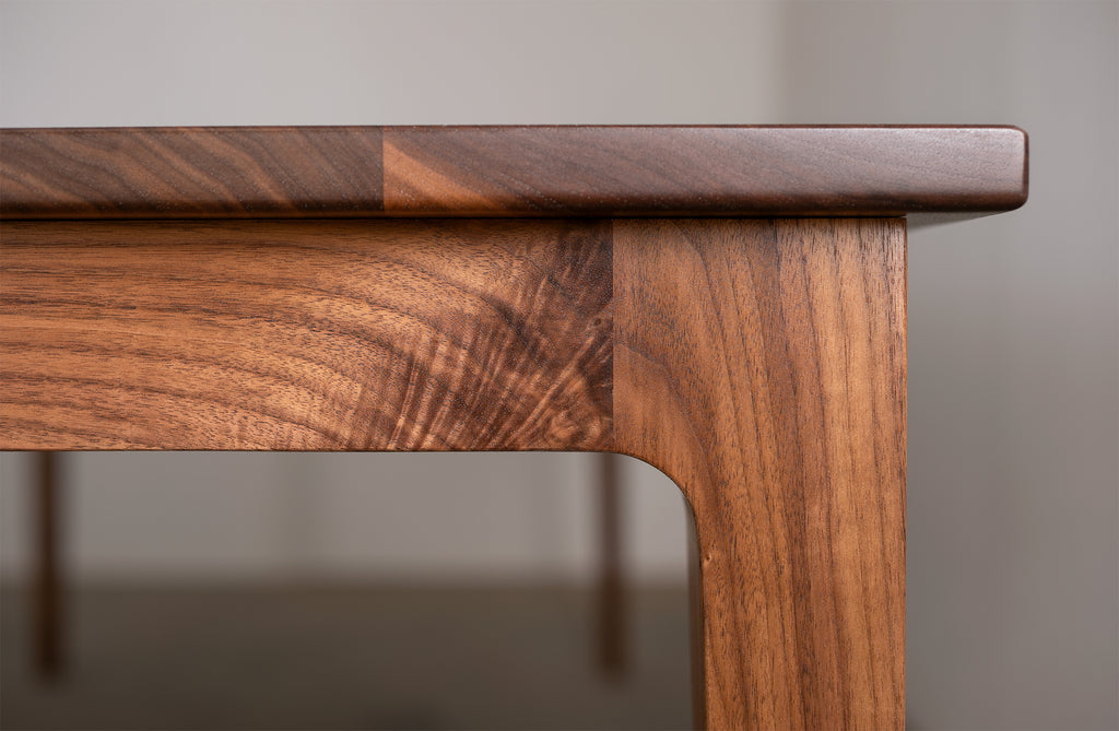 STAPLE TABLE