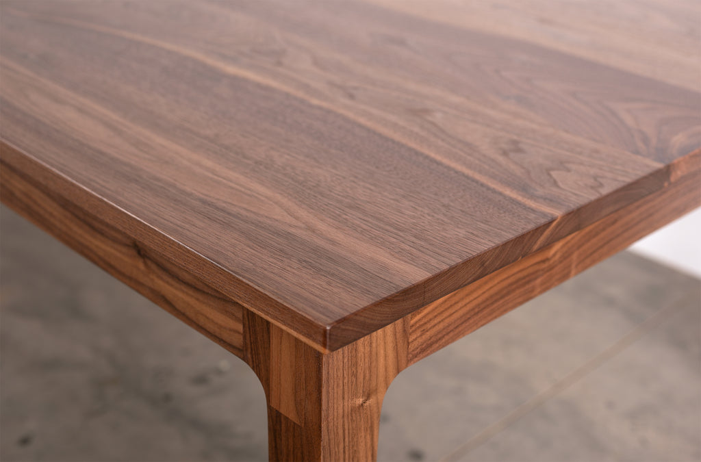 STAPLE TABLE
