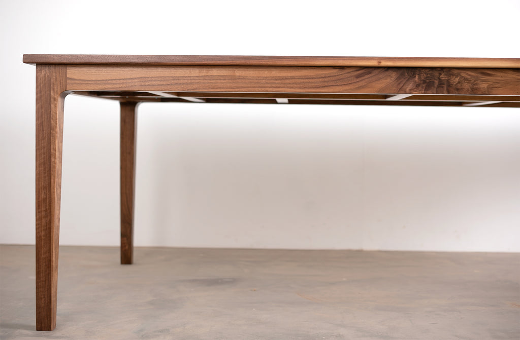 STAPLE TABLE