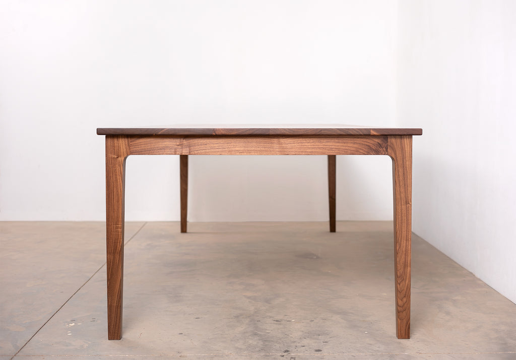 STAPLE TABLE