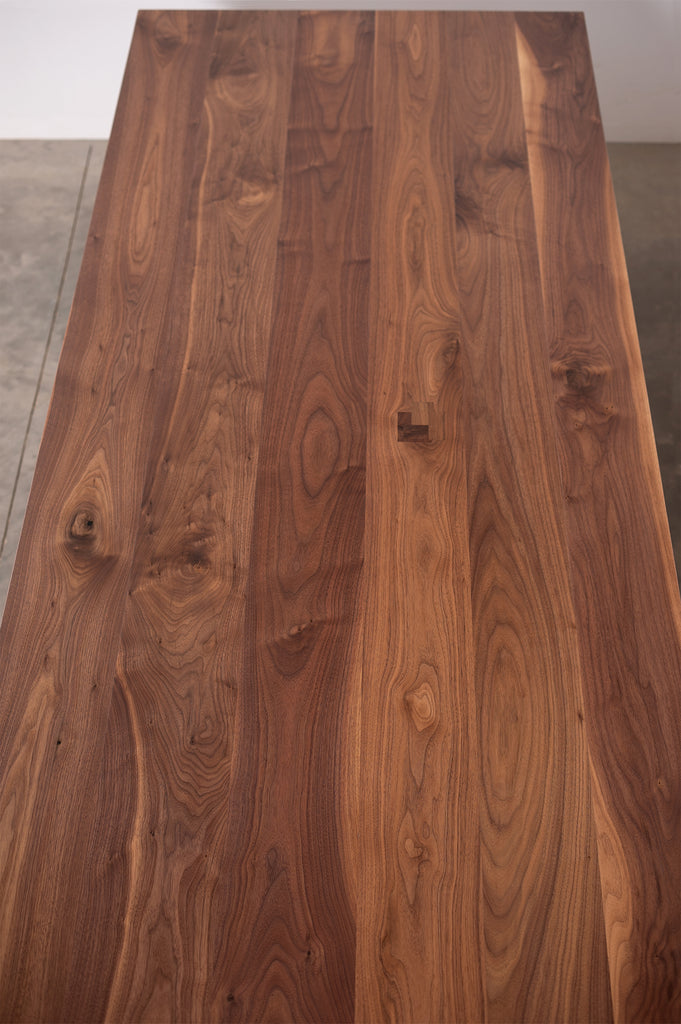 STAPLE TABLE