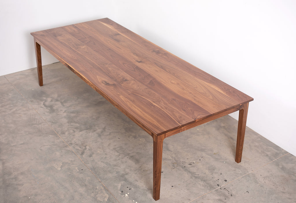 STAPLE TABLE