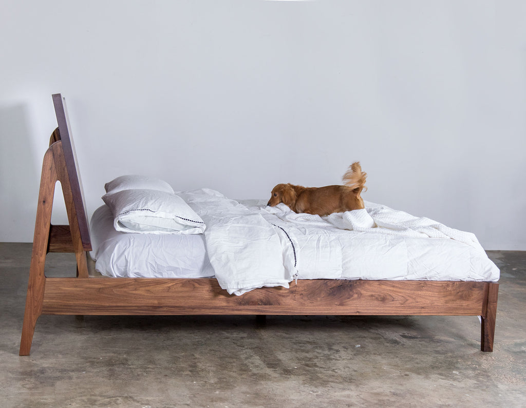 DEE DEE BED