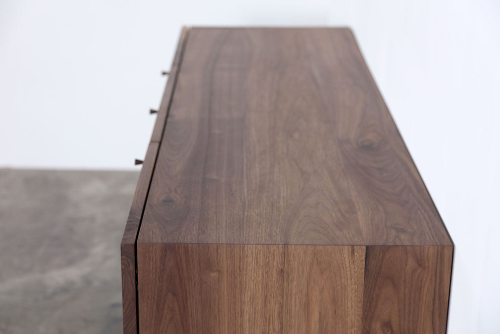 MARKET SIDEBOARD