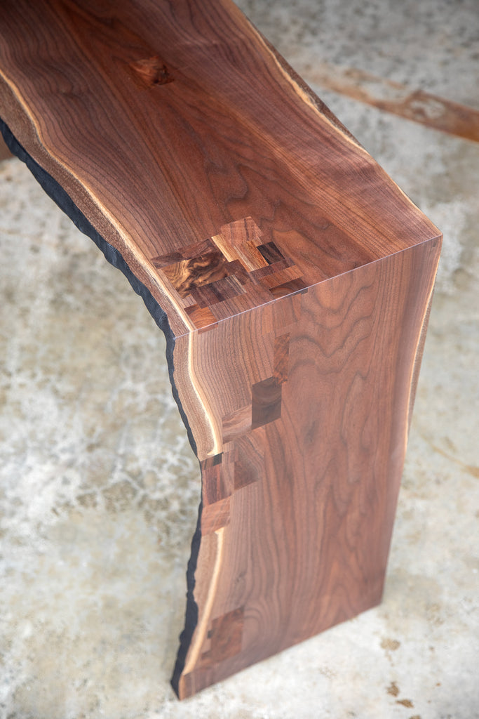 LIVE EDGE ENTRY TABLE